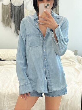 GAP Light Blue Denim Button-Down Perfect Shirt Small NWOT